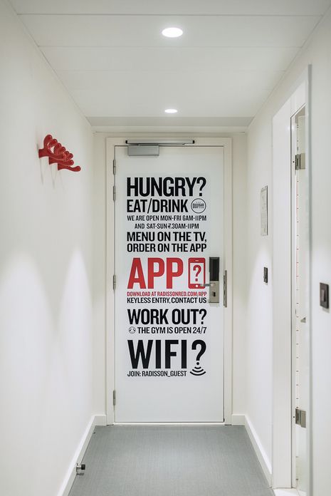 Radisson RED Brussels Door