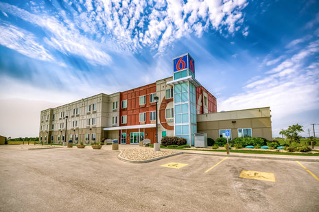 Cloud5 Communications Contact Center Partners with G6 Hospitality for High-Conversion Hotel Voice Reservations 