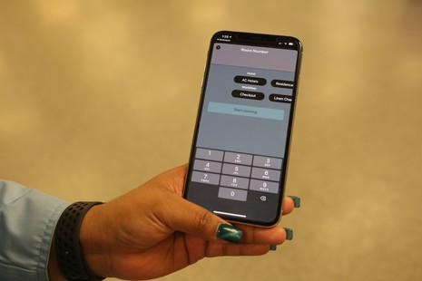 Beekeeper and Whispr Bringing Augmented Intelligence to Frontline Workers