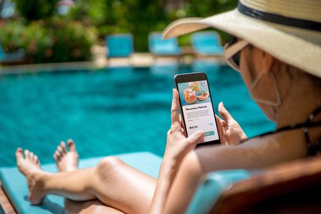 Food ordering by the pool
